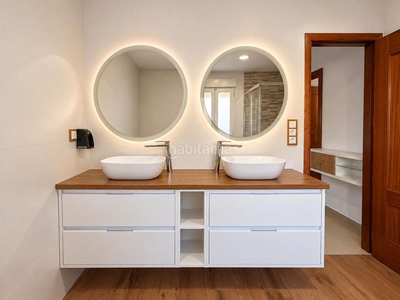 Foto a3f11bb2-ee00-443c-bab6-ac2046875525. Maison jumelée avec parking dans Padul