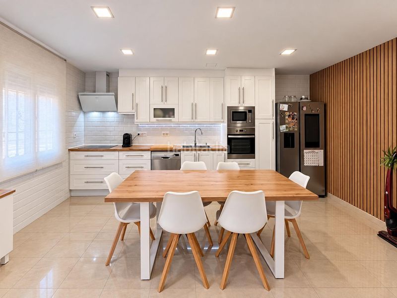 Foto b3b5912e-c713-4c41-b5ee-bdfd68e38b9a. Maison jumelée avec parking dans Padul