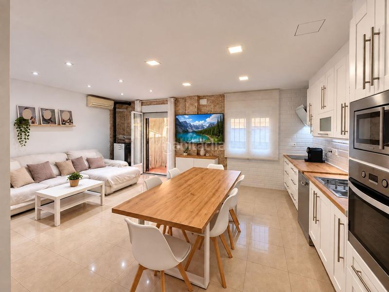 Foto d48d3eb2-b4fb-478e-9223-3555aa24bd06. Maison jumelée avec parking dans Padul