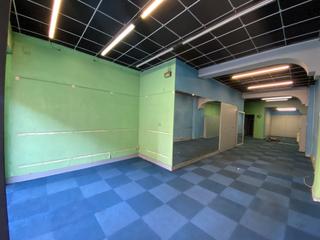 Alquiler Local Comercial  Lehendakari aguirre 26. Excelente local en pleno lehendakari aguirre