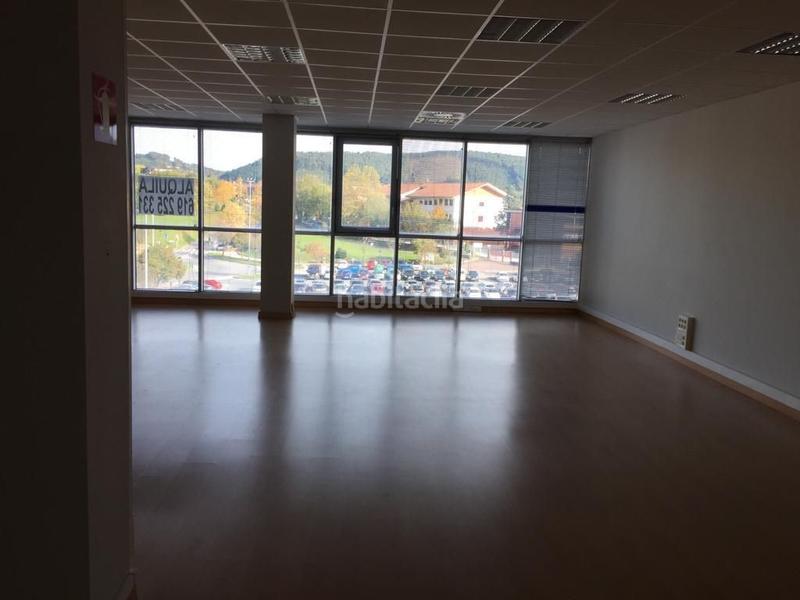 Foto 497c15e3-4469-40f6-aeca-cd15a0251fd9. Location bureau dans avenida txorierriko etorbidea 9 dans Derio