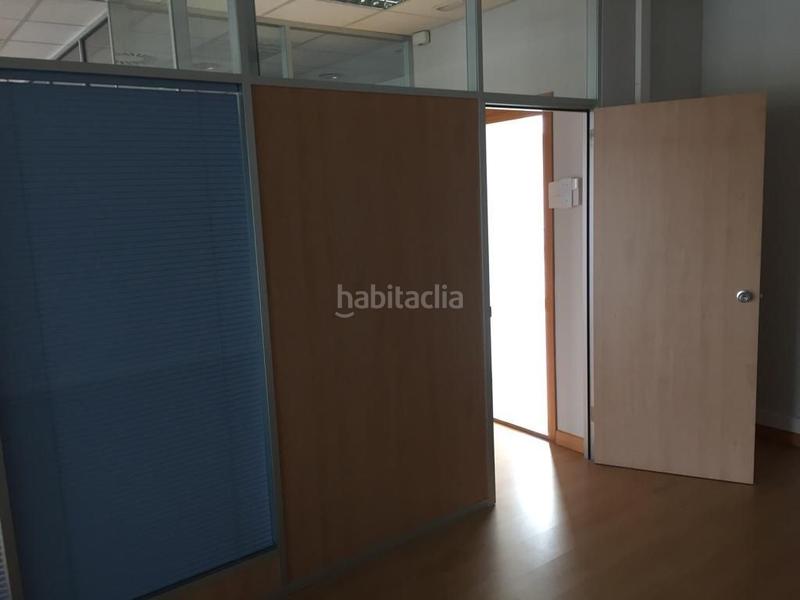 Foto 6c4b786e-0d83-4f60-8077-9d33a71e5b95. Location bureau dans avenida txorierriko etorbidea 9 dans Derio