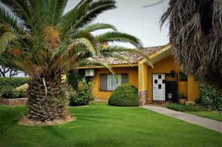 Casa a De la avenida nuestra señora del carmen 51 51. Espectacular chalet independiente con piscina en ribaforadanavar