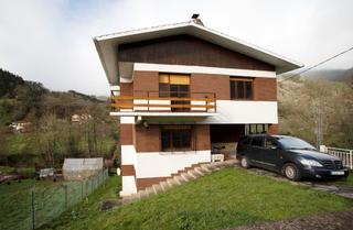 Casa  Lehendakari aguirre 195. Descubre tu refugio perfecto chalet en villaverde de trucíos.