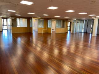 Lloguer Local Comercial  Carretera san vicente s/n. Mucho local por menos dinero