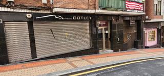 Lloguer Local Comercial en Arrontegui 6. Gran local con escaparate y diseo moderno