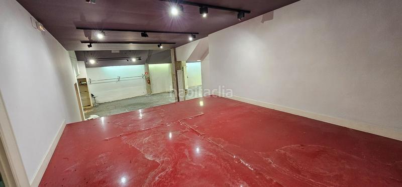 Foto 2cb8e5a1-0848-46c1-aeb5-496bcbfe40bb. Alquiler local comercial en arrontegui 6 gran local con escaparate y diseño moderno en Barakaldo