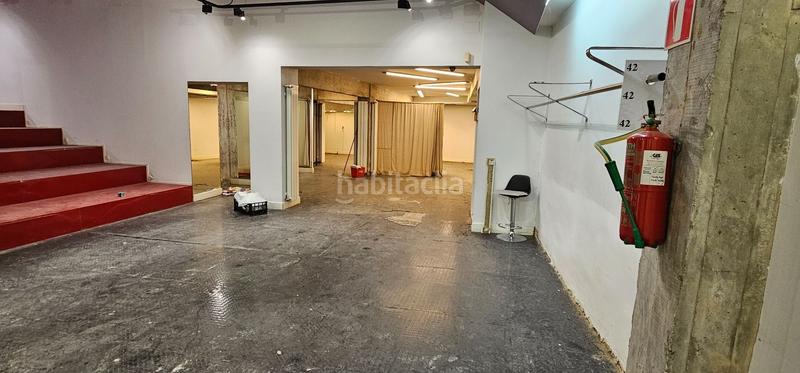 Foto cb8e9c02-4d36-4d8b-8fd5-48377f746443. Alquiler local comercial en arrontegui 6 gran local con escaparate y diseño moderno en Barakaldo