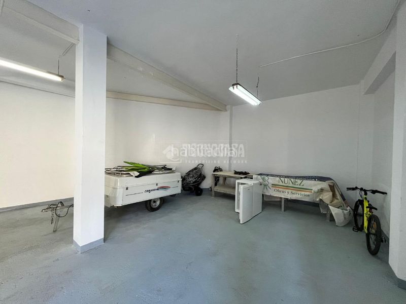 Foto 9db28c95-9099-4f9f-b71a-7ff57e8d0c7b. Local comercial a Santa Rita Paterna