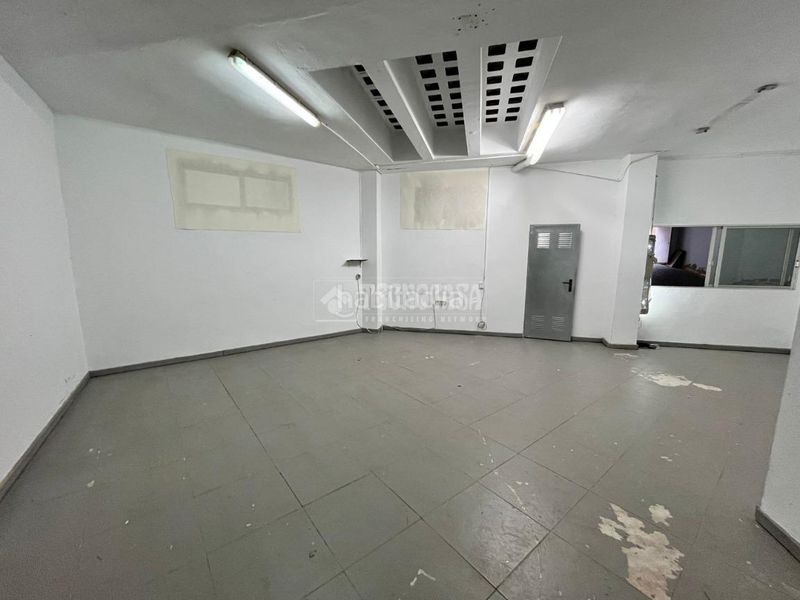 Foto e8726cec-70c4-4b74-8668-ab7386e1abfc. Local comercial a Santa Rita Paterna