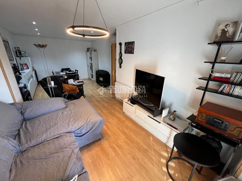 Foto 2dca0640-cea4-4d49-bf76-2cc9a6a36221. Pis amb aparcament a Riba - roja de Túria