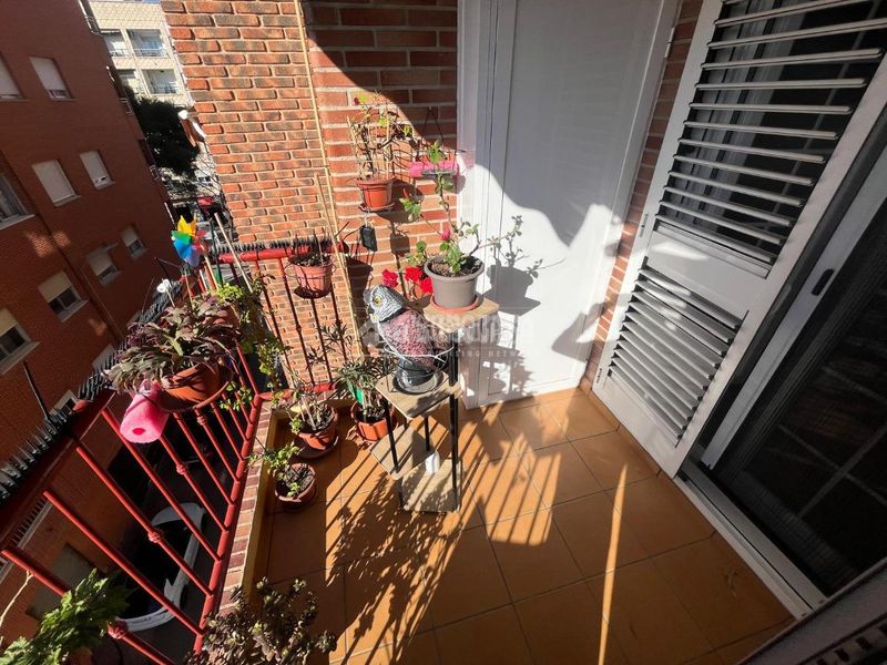 Foto e3b57be5-57c1-4c2c-8c64-2e7fbf72b596. Pis amb aparcament a Riba - roja de Túria