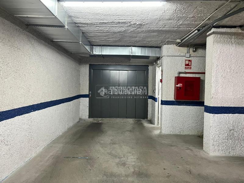 Foto e5dee47c-ab4a-4a83-b941-ab62f4491c14. Car parking in Centro Ciudad Paterna