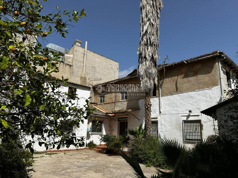 Foto b0668296-b329-41c6-a544-47a348c7dfad. Casa pareada casa en venta en Centro Ciudad Paterna