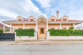 Xalet a Calle etxegibela 1. Se vende casa/chalet independiente en zizur mayor