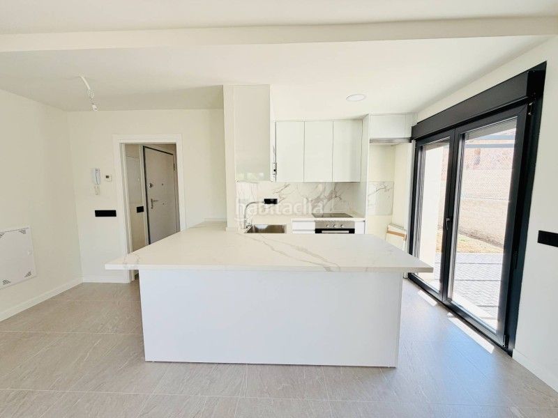 Foto 5eeafeb3-3373-44b3-ba1d-62689954c655. Casa aparellada amb calefacció a San Rafael Espinar (El)