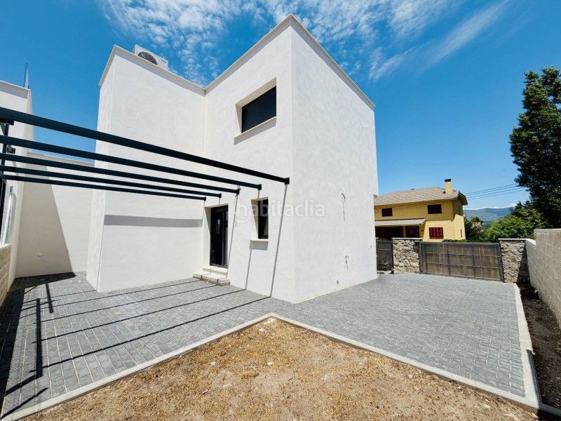 Foto a23d5e68-f6cd-4e54-acc1-3a958e142210. Casa aparellada amb calefacció a San Rafael Espinar (El)