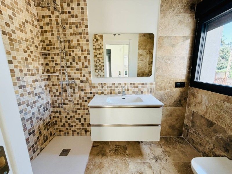 Foto a4d4677e-9bed-4853-aa4a-5e912bb05b18. Casa aparellada amb calefacció a San Rafael Espinar (El)