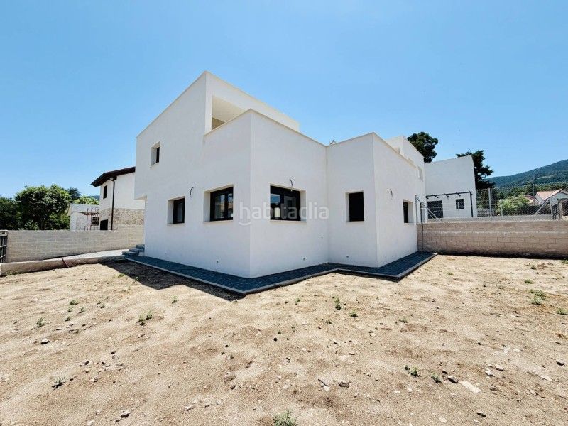 Foto f4cc20d7-61da-46cd-ae78-0a55aff39ee5. Casa aparellada amb calefacció a San Rafael Espinar (El)