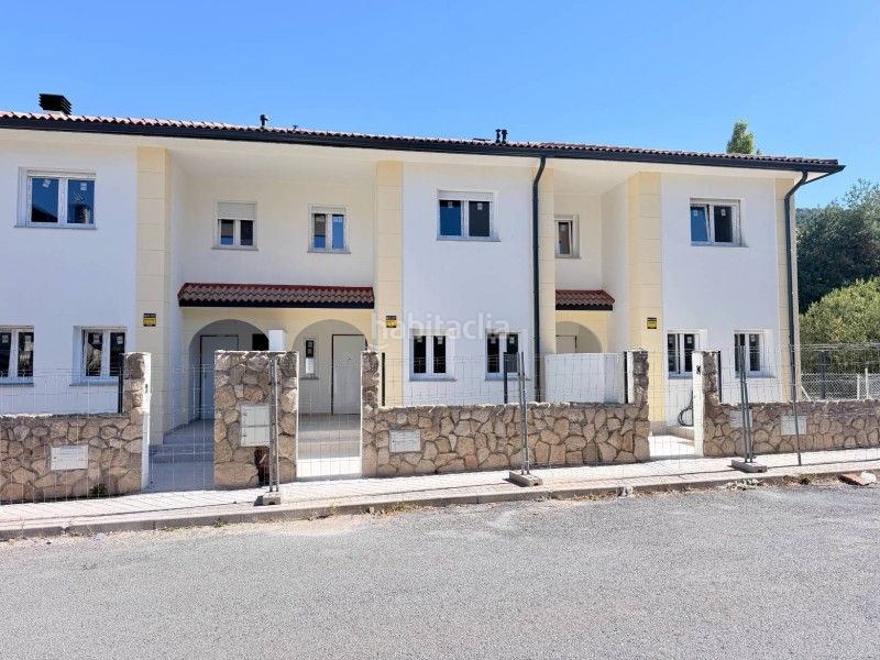 Foto 0823417b-8d1a-42cb-9e66-a2bf230669be. Casa aparellada amb calefacció aparcament a San Rafael Espinar (El)