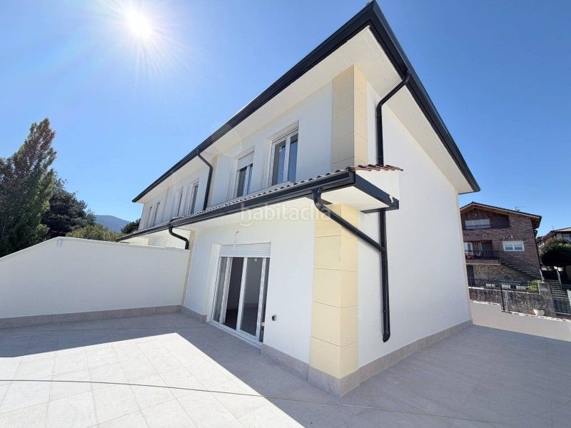 Foto 25d6b094-691d-4c31-9f0d-40a97a492b34. Casa aparellada amb calefacció aparcament a San Rafael Espinar (El)