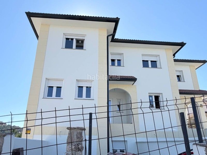 Foto 71bbac32-0c74-4d33-b36e-80a1b89f3b87. Casa aparellada amb calefacció aparcament a San Rafael Espinar (El)