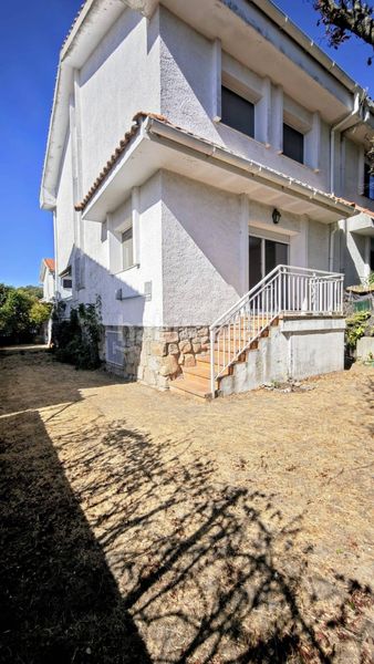 Foto 7a0c1f39-adbc-413d-b01a-1acc33d63d7a. Casa pareada  en venta en urbanizacion madrid en Alpedrete