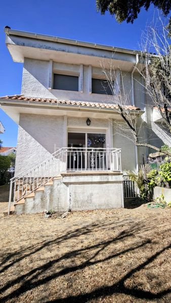 Foto f8b902ea-0cb3-4d38-ab08-d6ccc0e20be3. Casa pareada  en venta en urbanizacion madrid en Alpedrete