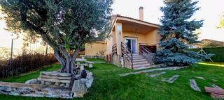 Chalet à Zarzuela del Monte. Casa unifamiliar en venta en zarzuela del monte segovia