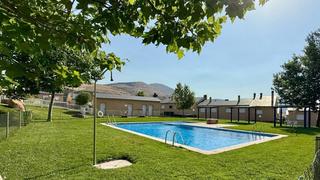 Chalet in Los Ángeles de San Rafael. Casa adosada en venta en el espinar segovia