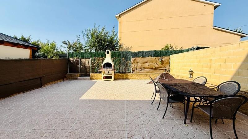 Foto 4e3d3da9-9525-440b-83fa-f7f71d69e1fb. Chalet casa adosada en venta en el espinar segovia en Espinar (El)