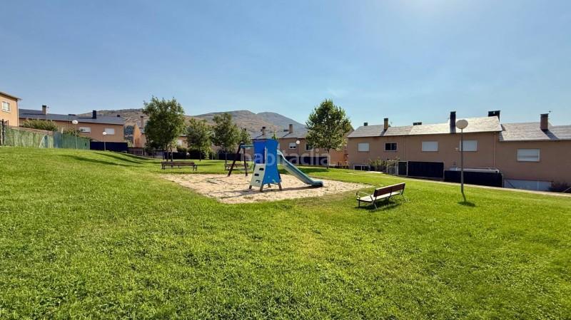 Foto db18cca3-8a1f-4dd7-b317-78bc8492e489. Chalet casa adosada en venta en el espinar segovia en Espinar (El)