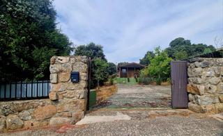 Chalet à Los Ángeles de San Rafael. Casa unifamiliar en venta en urbanizacion  el espinar segovia