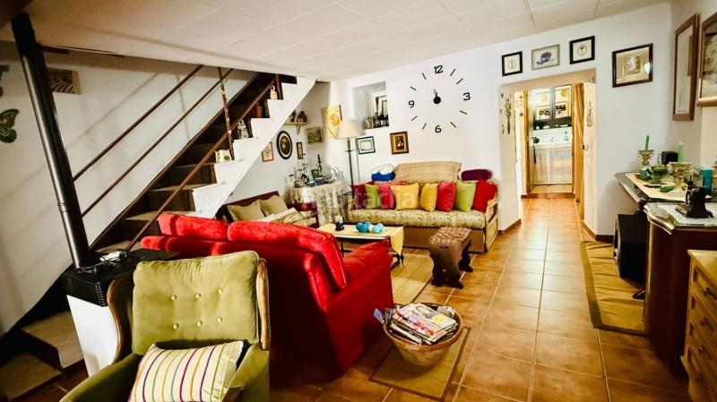 Foto 072f3004-840a-49e3-97bf-11316fd188c2. Maison jumelée avec chauffage dans Navas de San Antonio