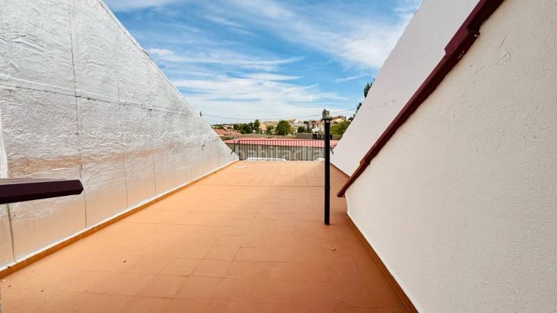 Foto f6eef845-a995-4af8-9522-94bd19498a4d. Maison jumelée avec chauffage dans Navas de San Antonio