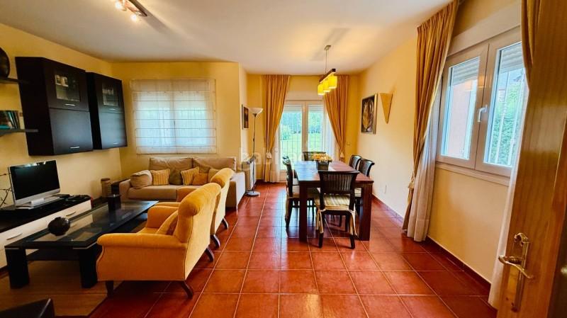 Foto 07c1f7f5-56d8-4953-994f-6962744a2b62. Chalet mit heizung pool in Los Ángeles de San Rafael Espinar (El)