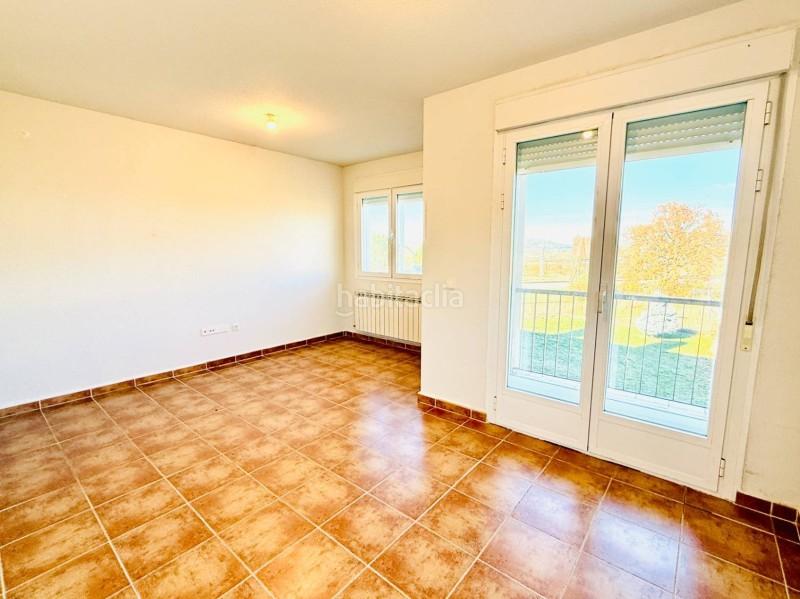 Foto 3b38a357-1a1c-4fa0-aa7c-f80dabc1b71b. Duplex avec chauffage parking dans Área Rural Espinar (El)