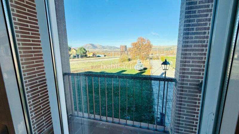 Foto 520d9f26-2d7f-4221-ae0b-e5840d032dd7. Duplex avec chauffage parking dans Área Rural Espinar (El)