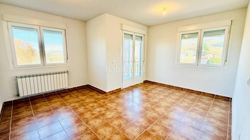 Foto 9687b76a-4ed0-411d-b465-f55df9b0d436. Duplex avec chauffage parking dans Área Rural Espinar (El)