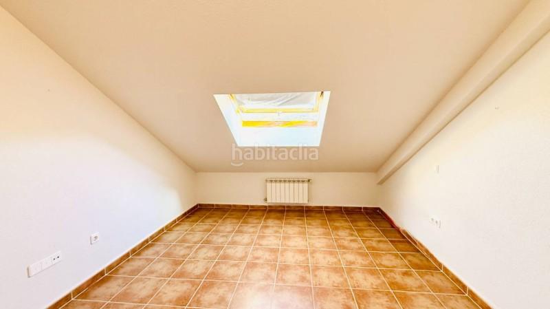 Foto bca70e94-6ecb-4c30-a1ec-39c25853a8a9. Duplex avec chauffage parking dans Área Rural Espinar (El)