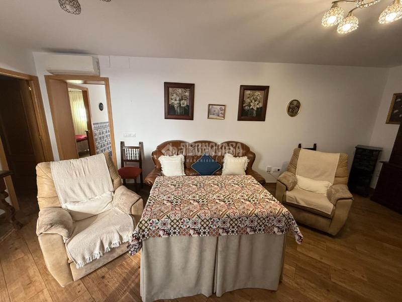 Foto 14d393e4-3347-4b5e-a07f-5d077e9707ce. Casa aparellada a Las Almenas Tomares