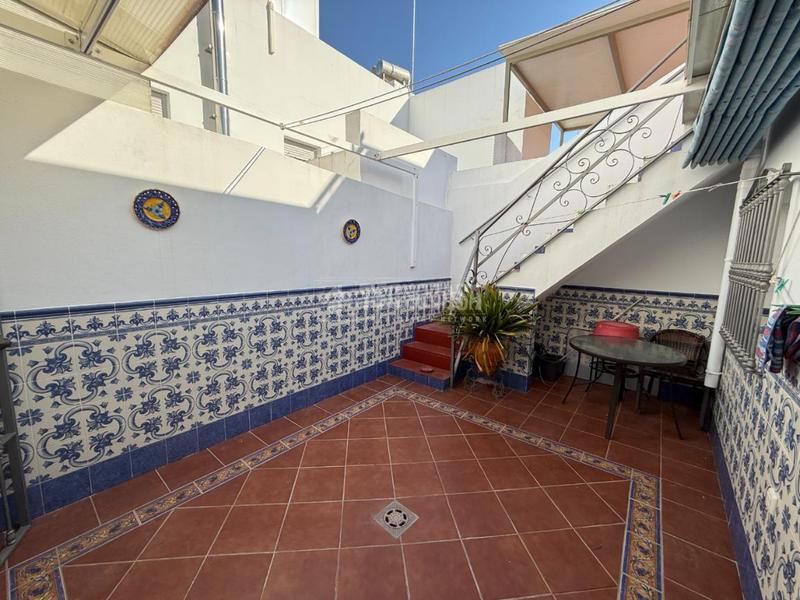 Foto a4db073c-8e4d-4af4-a495-d299234e978f. Casa aparellada a Las Almenas Tomares