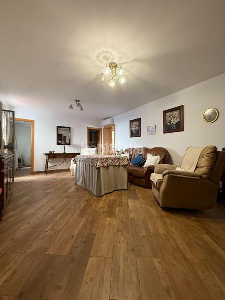 Foto a57f5d59-cf26-476a-9d9a-c1c0a639e017. Casa aparellada a Las Almenas Tomares