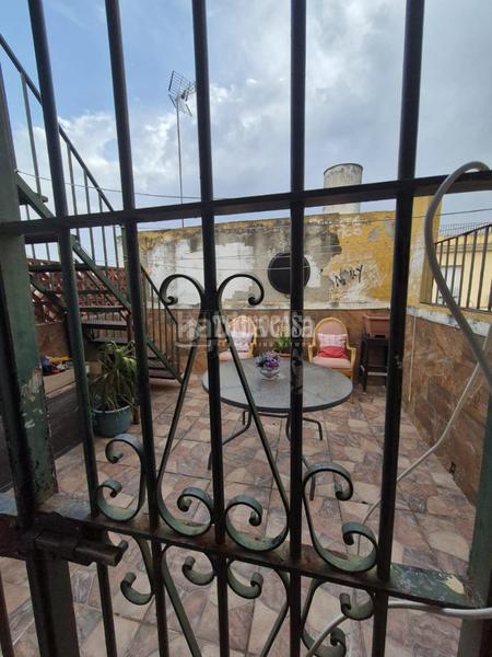 Foto 5aab455b-bb31-4d6f-b6f3-e79c4e8fec58. Casa bifamiliare in Centro Bormujos