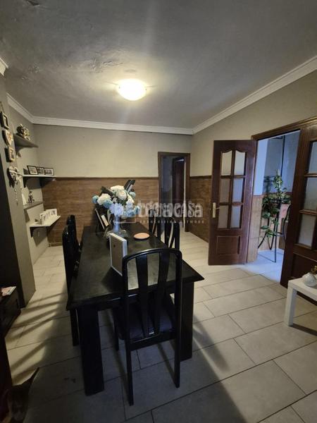 Foto d46eba13-b34e-412b-b647-1699c6e850c3. Casa bifamiliare in Centro Bormujos