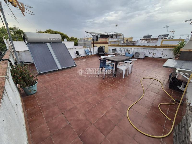 Foto f3cbce17-5f0a-47e0-8a25-b4c2fcd4b0e9. Casa bifamiliare in Centro Bormujos