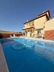 Casa a Gines. Casa en venta en gines