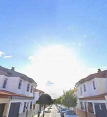 Casa aparellada a Avenida Juan Diego. Casa en venta en bormujos