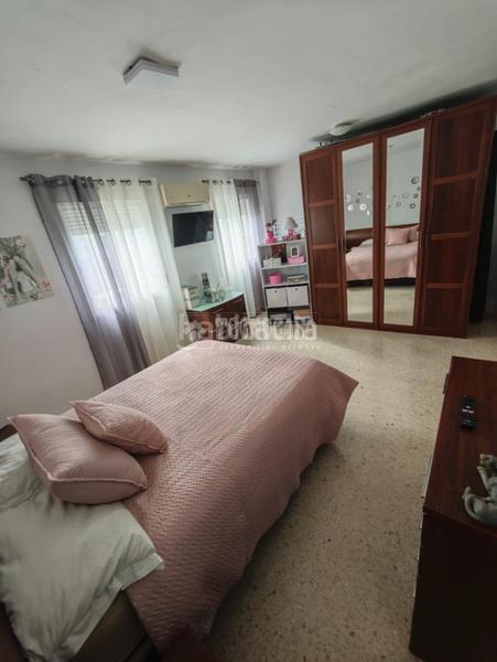 Foto fe2b75e7-0129-4ddc-ae91-5a0f6eccec34. Appartement dans Centro Bormujos