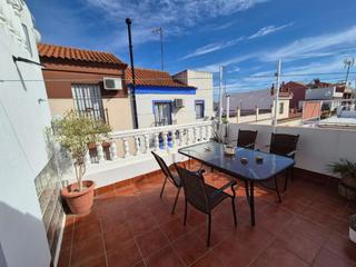 Casa aparellada en Centro. Casa en venta en bormujos